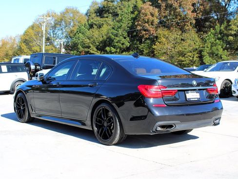 Used 2018 BMW 740i image 5