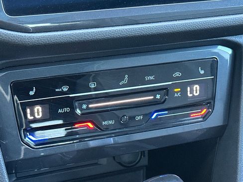 Certified 2024 Volkswagen Tiguan SE R-Line image 20