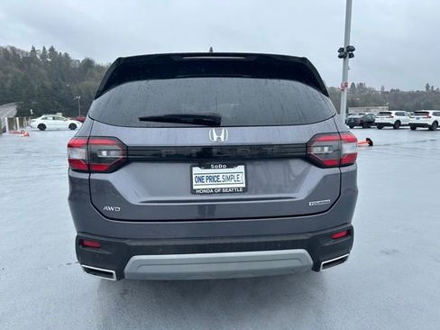 Certified 2024 Honda Pilot Touring image 8