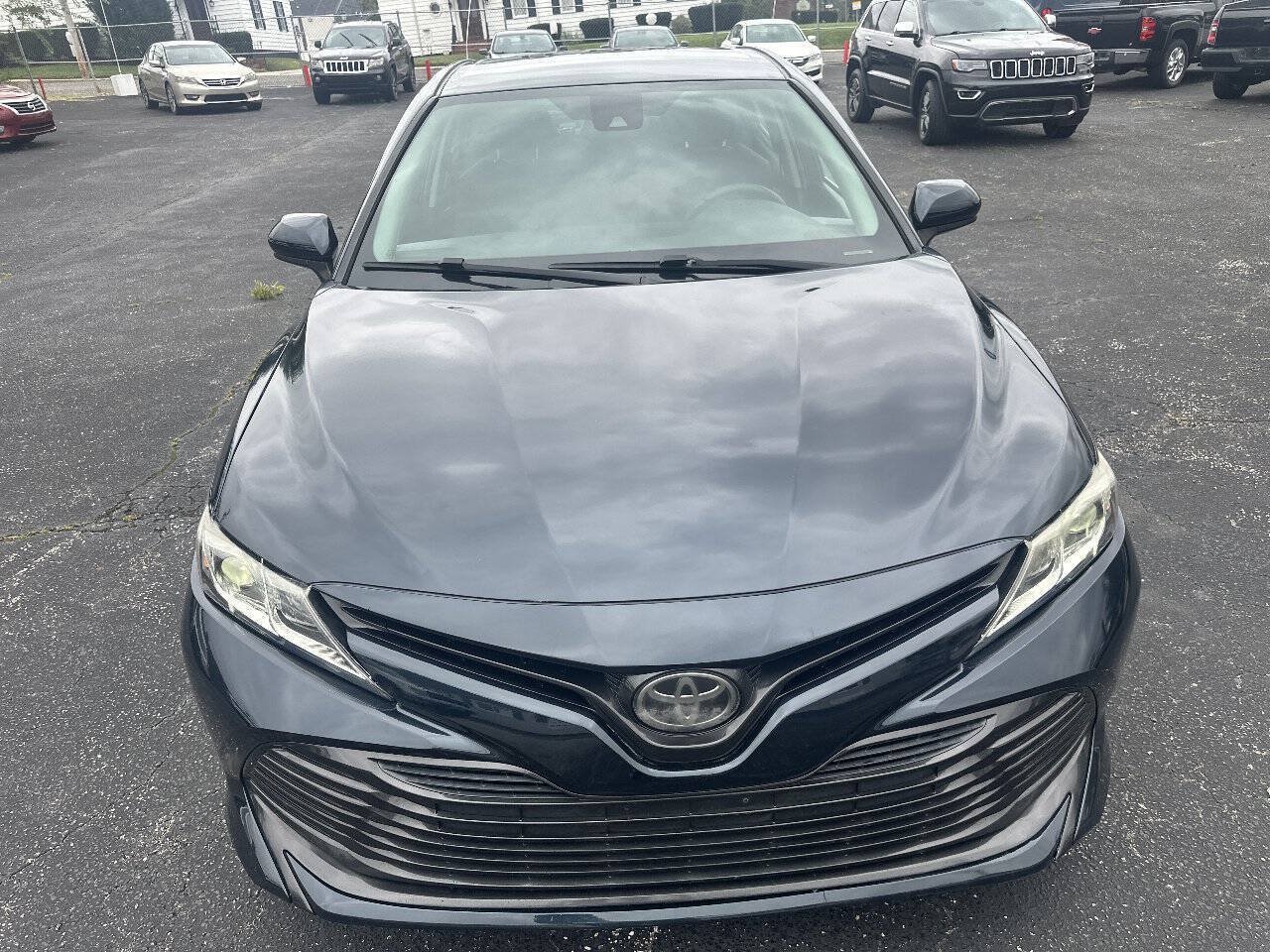 Used 2018 Toyota Camry LE FWD image 1