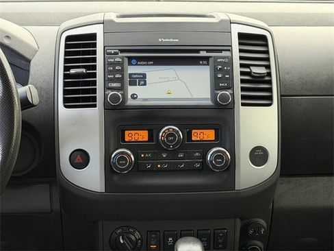 Used 2020 Nissan Frontier PRO-4X w/ Pro-4x Utility Package image 25