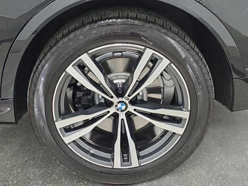 Used 2026 BMW X7 xDrive40i w/ M Sport Package AWD/4WD image 33