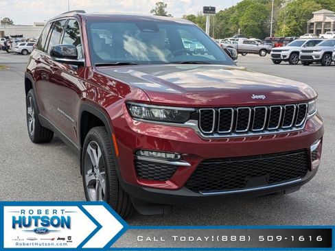 New 2025 Jeep Grand Cherokee Limited w/ MOPAR Finishing Package RWD image 4