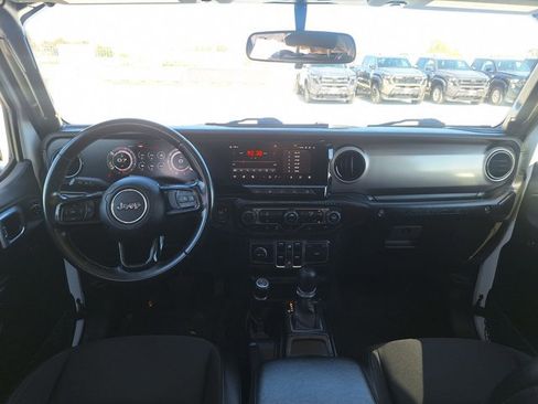Used 2020 Jeep Wrangler Unlimited Sport AWD/4WD image 17
