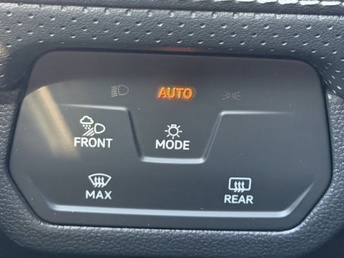 New 2026 Volkswagen Atlas Cross Sport SE FWD image 27