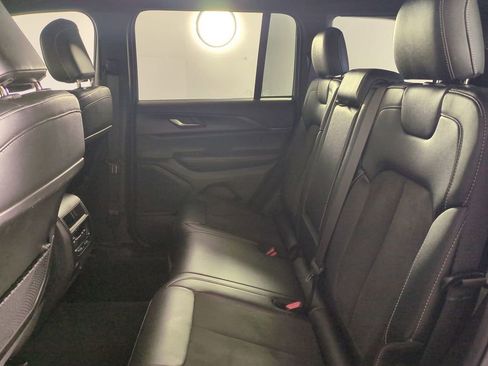 Used 2024 Jeep Grand Cherokee Altitude image 16