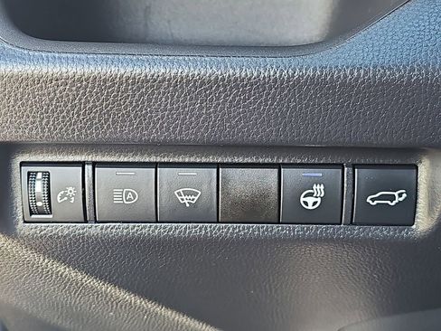 Used 2021 Toyota RAV4 XLE image 26