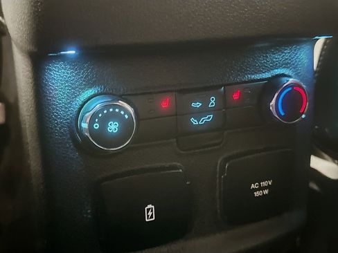 Used 2018 Ford Explorer Limited image 27