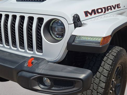 Used 2022 Jeep Gladiator Mojave w/ LED Lighting Group AWD/4WD image 9