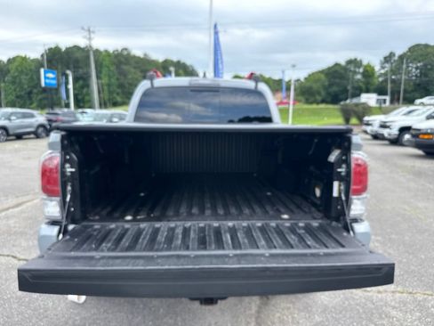 Used 2021 Toyota Tacoma TRD Sport AWD/4WD image 10