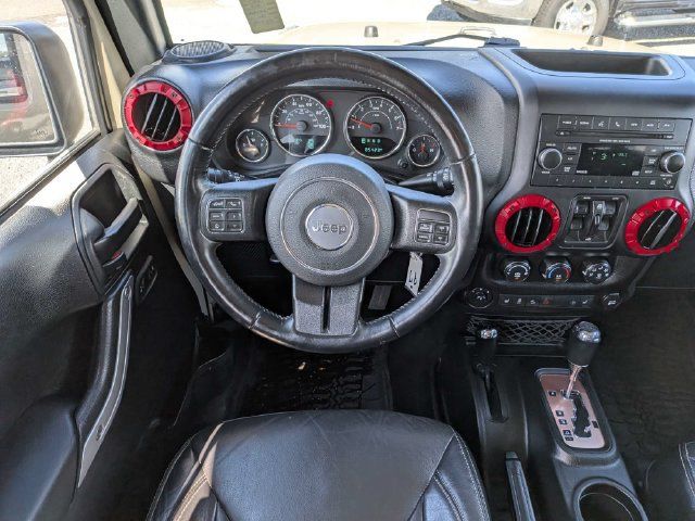 Used 2017 Jeep Wrangler Unlimited Sahara w/ Connectivity Group AWD/4WD image 16