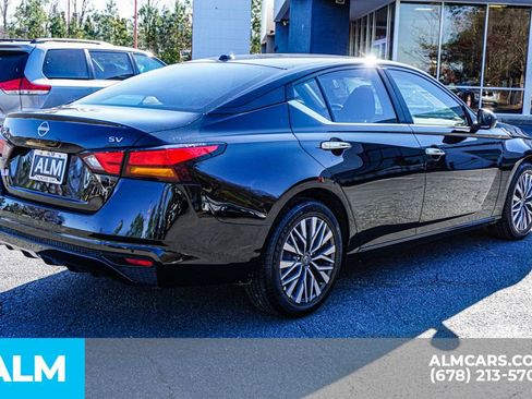 Used 2024 Nissan Altima 2.5 SV image 6
