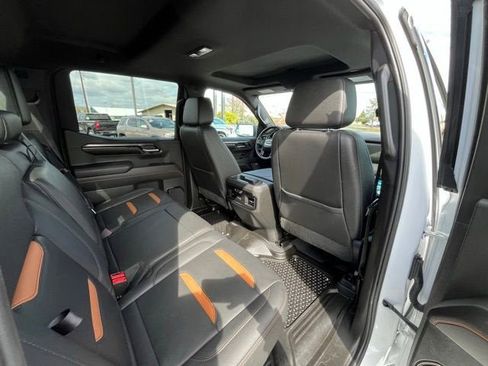 Used 2024 GMC Sierra 1500 AT4 w/ Technology Package AWD/4WD image 12