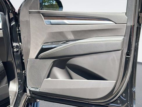 Certified 2026 Cadillac Escalade Luxury RWD image 33