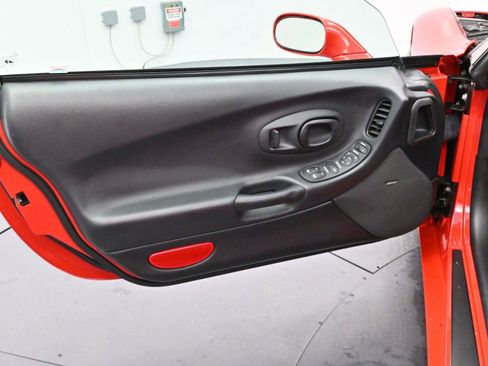 Used 2003 Chevrolet Corvette Z06 w/ Memory Package, 3 Drivers image 10