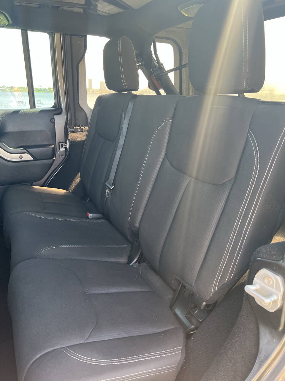 Used 2016 Jeep Wrangler Unlimited Sahara AWD/4WD image 16