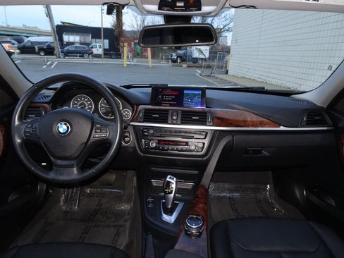 Used 2014 BMW 320i xDrive Sedan image 14