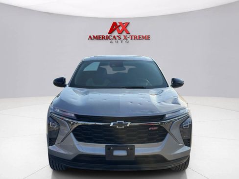 Used 2024 Chevrolet Trax RS w/ Sunroof Package FWD image 9