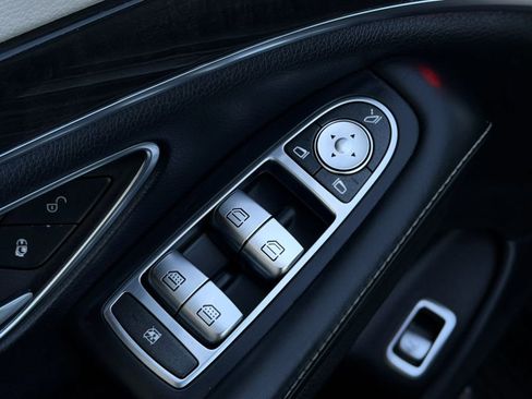 Used 2018 Mercedes-Benz S 560 Sedan image 12