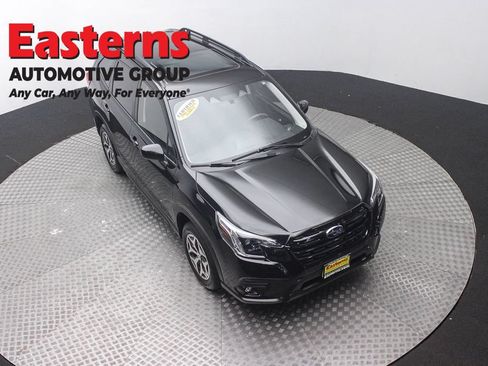 Used 2024 Subaru Forester Premium AWD/4WD image 3