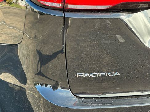 New 2026 Chrysler Pacifica Select image 6