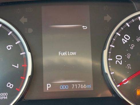 Used 2021 Toyota RAV4 XLE image 24