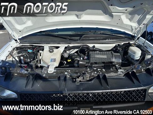 Used 2012 Chevrolet Express 2500 RWD image 24