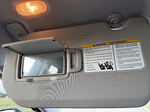 Used 2023 Nissan Rogue SV image 31