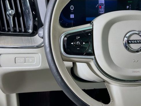 Used 2023 Volvo XC60 T8 Plus image 10