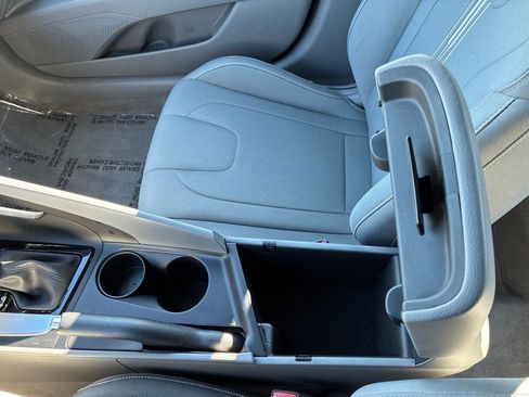 Used 2023 Hyundai Elantra SEL image 32