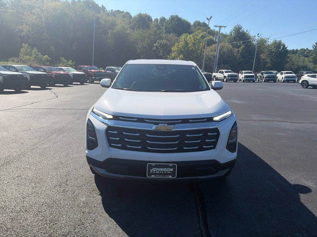 Used 2026 Chevrolet Equinox LT w/ Convenience Package II AWD/4WD image 3