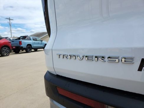 New 2026 Chevrolet Traverse LT FWD image 32