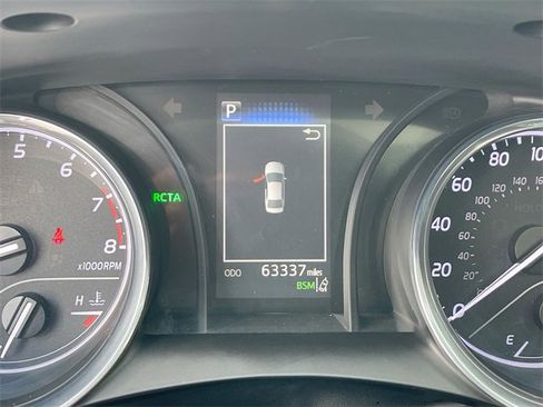 Used 2020 Toyota Camry SE image 12