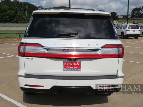 Used 2020 Lincoln Navigator Reserve w/ Luxury Package image 5