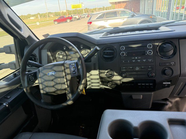 Used 2014 Ford F550 2WD Regular Cab Super Duty image 8