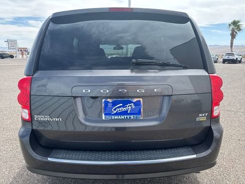 Used 2019 Dodge Grand Caravan SXT FWD image 4