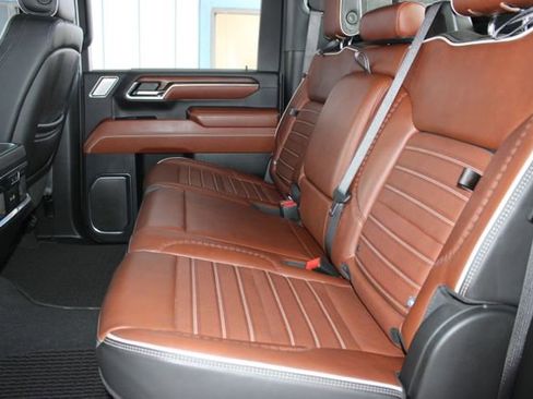 Used 2024 GMC Sierra 3500 Denali Ultimate AWD/4WD image 30