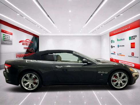 Used 2015 Maserati GranTurismo Convertible RWD image 9