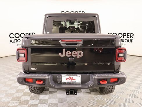 Used 2024 Jeep Gladiator Rubicon image 22
