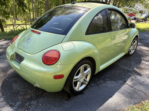 Used 2005 Volkswagen Beetle GLS FWD image 6