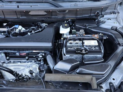 Used 2018 Nissan Rogue SL FWD image 40