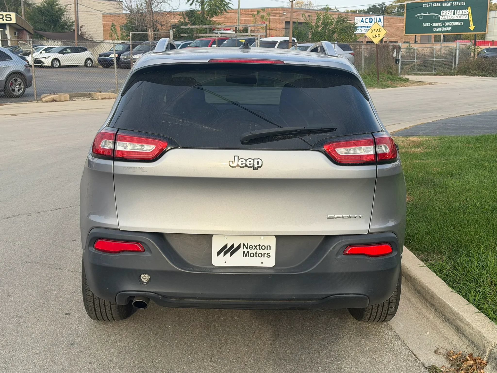 Used 2015 Jeep Cherokee Sport FWD image 4