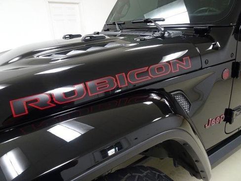 Used 2023 Jeep Wrangler Unlimited Rubicon w/ Cold Weather Group AWD/4WD image 12