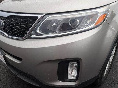 Used 2014 Kia Sorento LX FWD image 10