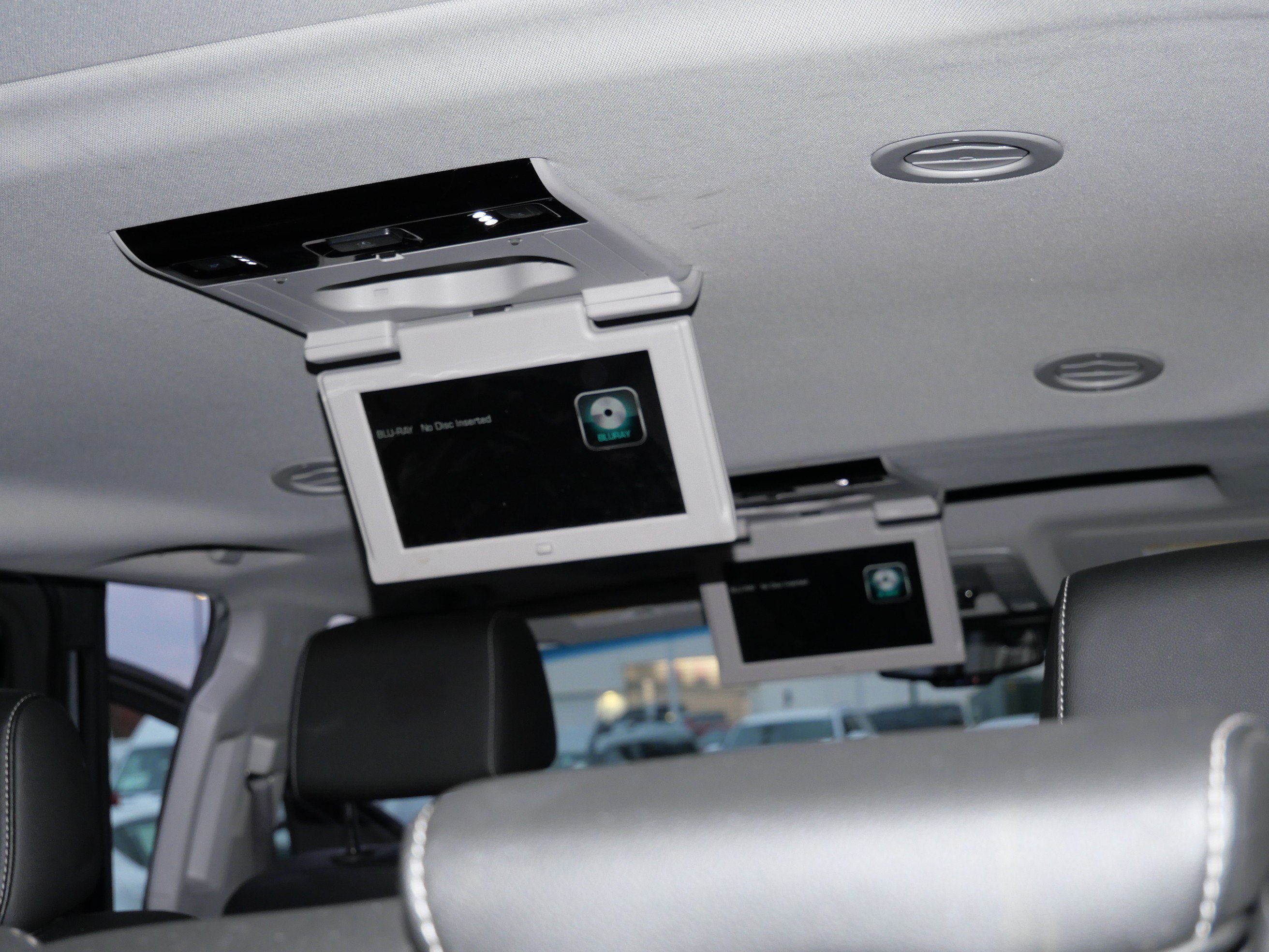 Used 2019 Chevrolet Suburban LT AWD/4WD image 34