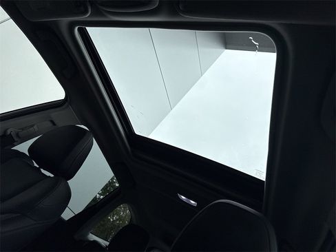 Certified 2023 Subaru Forester Limited image 29