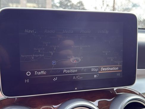 Used 2017 Mercedes-Benz GLC 300 4MATIC image 20