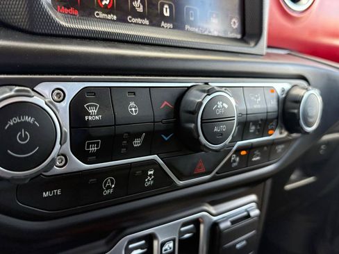 Used 2020 Jeep Gladiator Rubicon AWD/4WD image 25