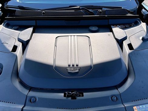 Certified 2024 Cadillac Lyriq Luxury w/ LPO, Floor Liner Package AWD/4WD image 9