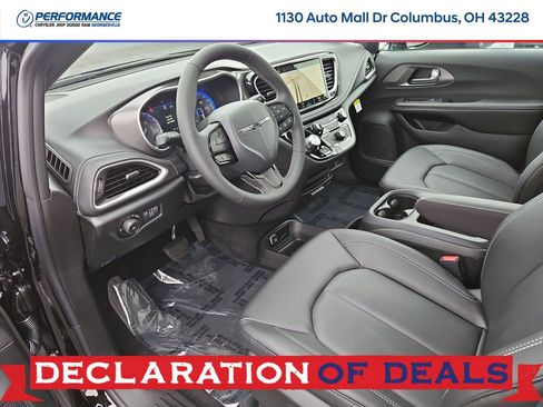 New 2026 Chrysler Pacifica Select image 21